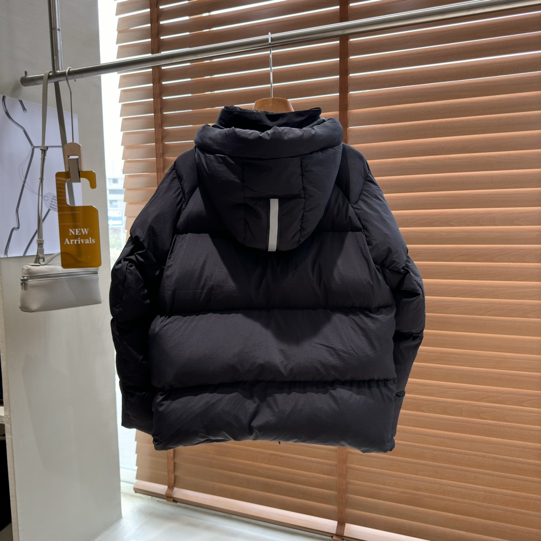32_Canada Goose Down Jacket