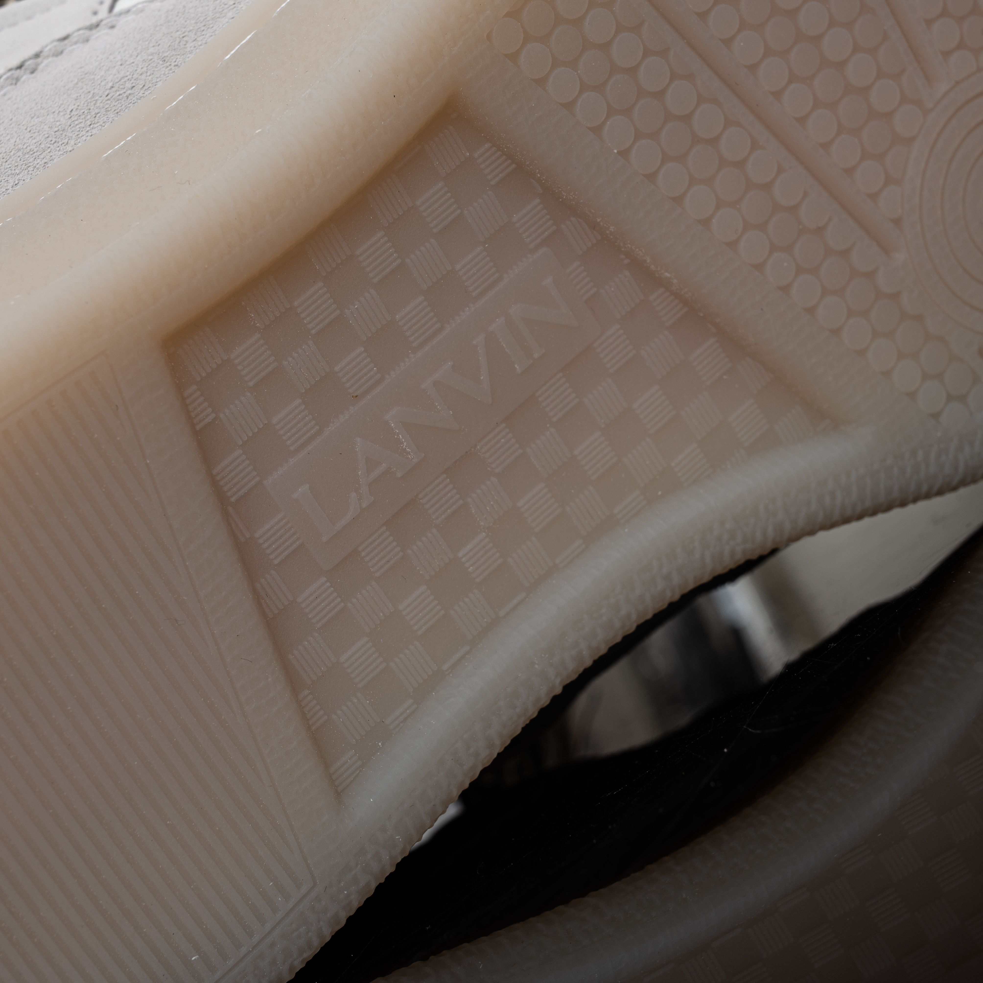 Lanv*n Curb FW-SKDK00-NASH-A02
