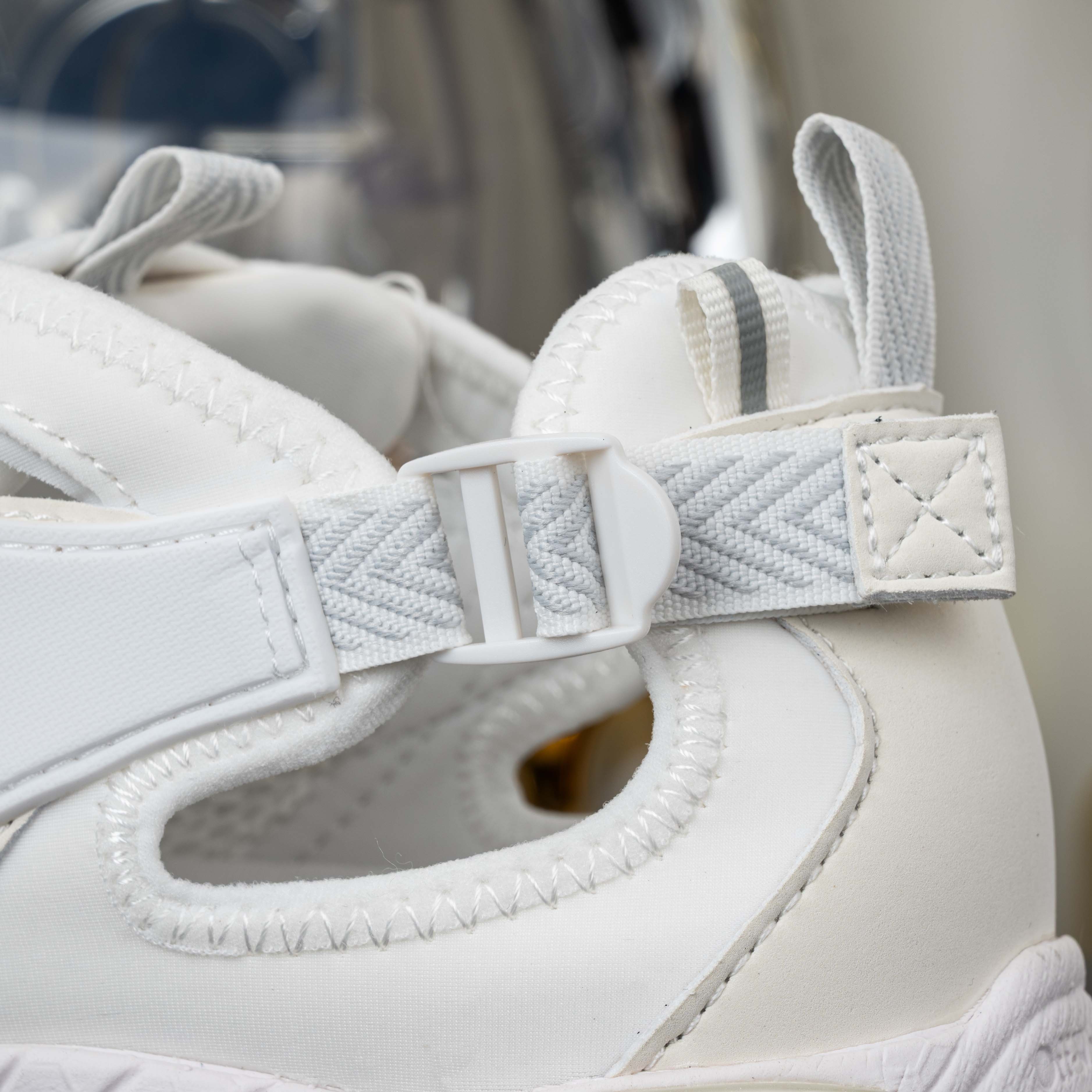 OFF-WHITE Be Right Back Open Sneaker White OMIA29SS26FAB0010101