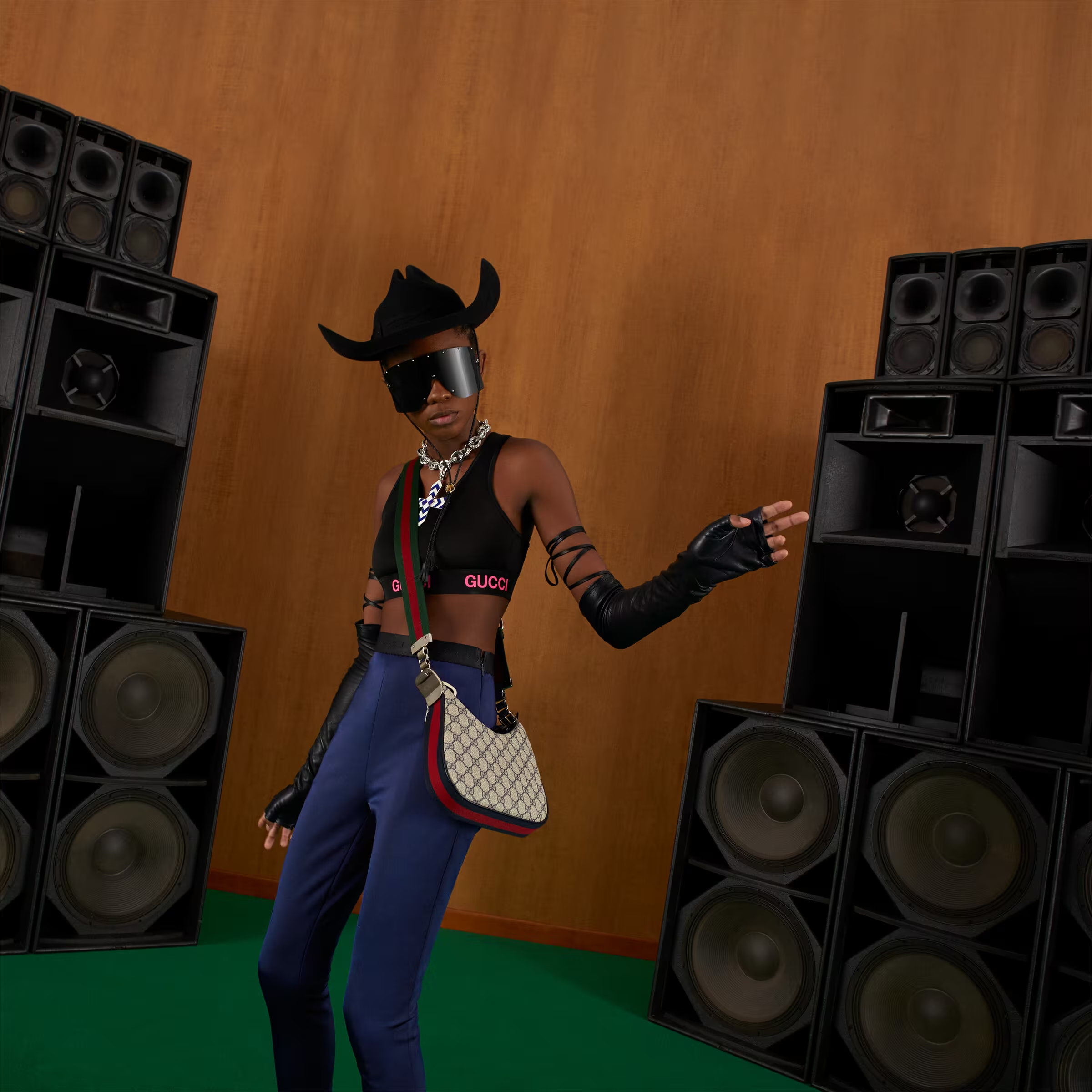 GUCCI ATTACHE  BAG IN GG CANVAS