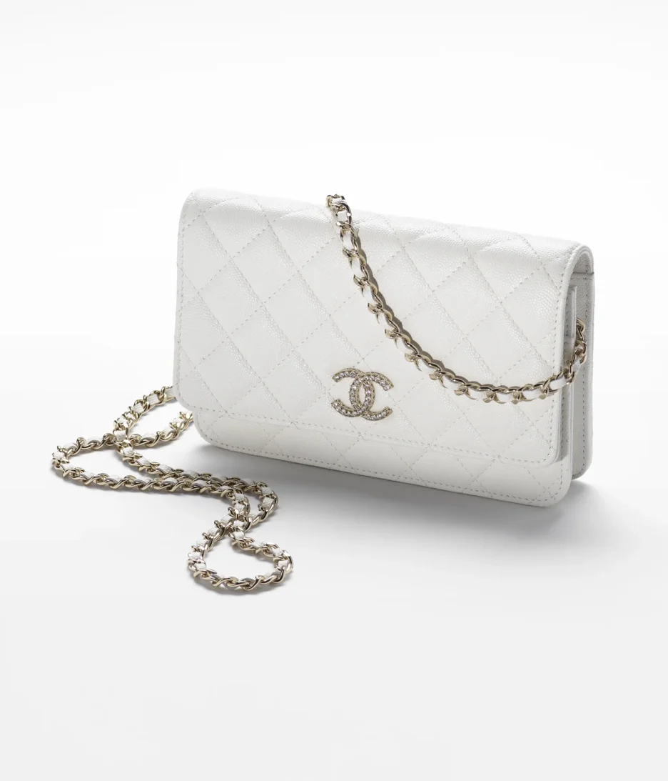 WALLET ON CHAIN Shiny Grained Calfskin, Strass & Gold-Tone Metal White