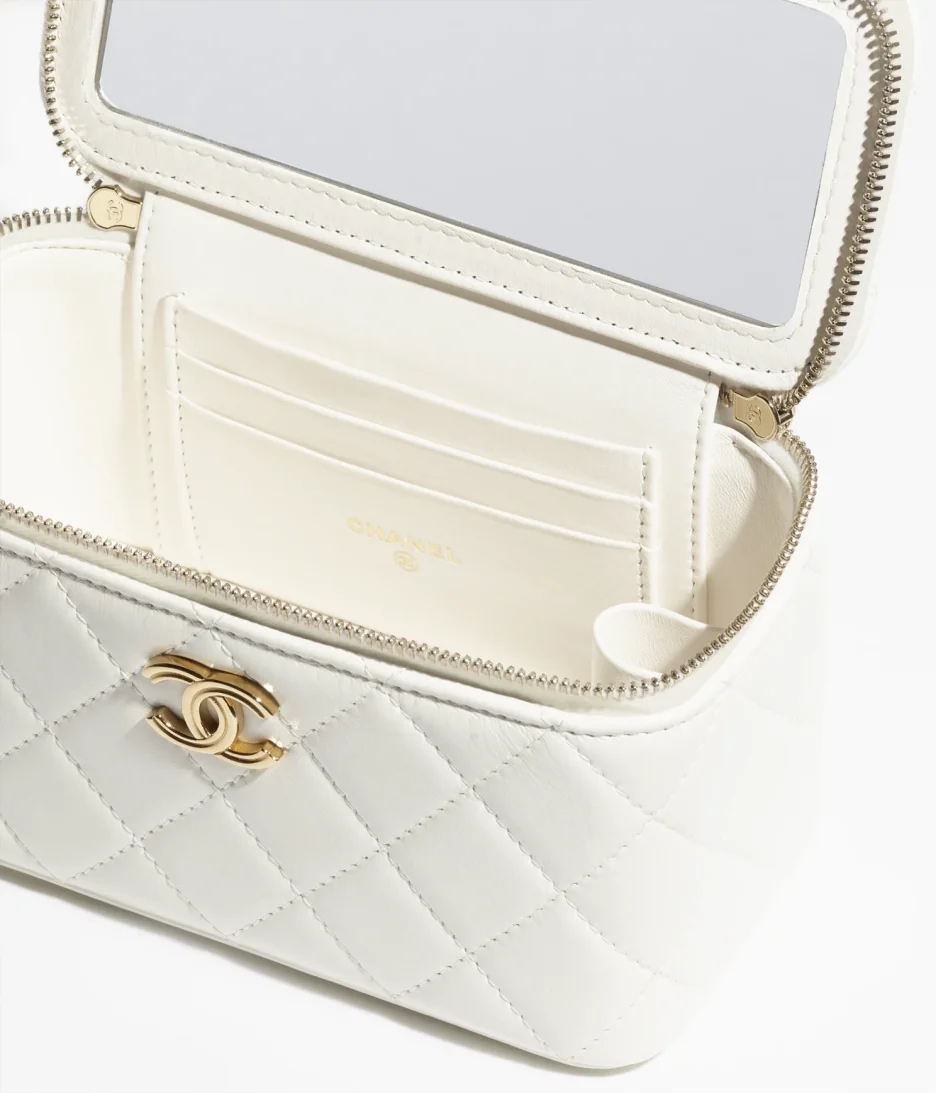 CLUTCH WITH CHAIN Lambskin & Gold Metal White
