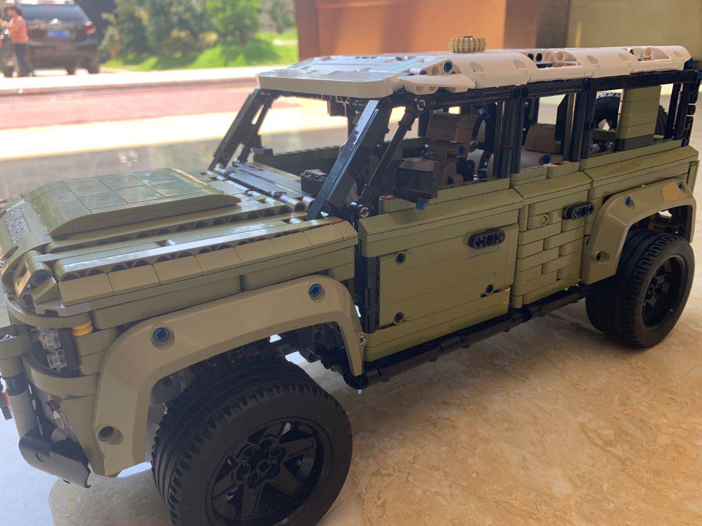 Mould King 13175 1:8 Lands Rovers Defender - YWOBB