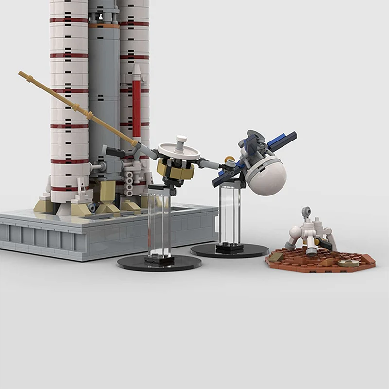 MOC 61281 Titan IIIE Centaur 1/110 Scale - YWOBB