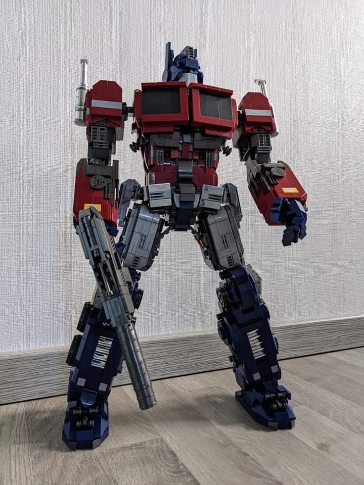 SixSix Bricks 661 Optimus Prime - YWOBB