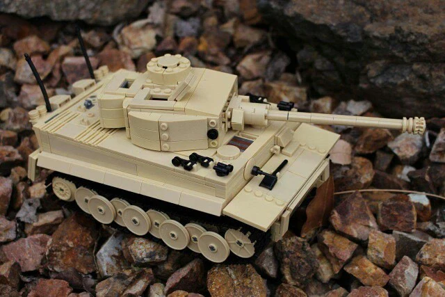 KAZI KY 82011 The Germany King Tiger Tank - YWOBB