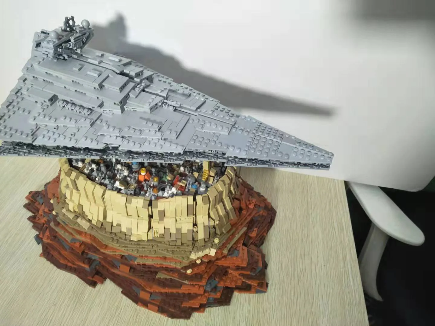 MOC 18916 The Empire over Jedha City - YWOBB