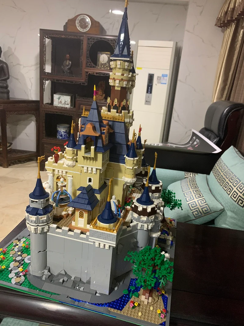Mould King 13132 Disney Castle - YWOBB