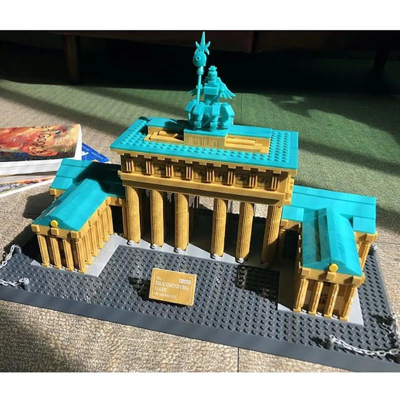 WANGE 6211 The Brandenburg Gate of Berlin - YWOBB