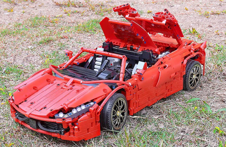 Mould King 13048 RC Red Ferrari 488 - YWOBB