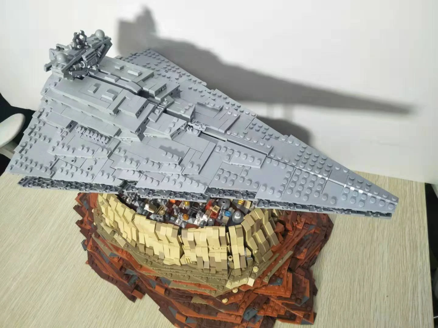 MOC 18916 The Empire over Jedha City - YWOBB