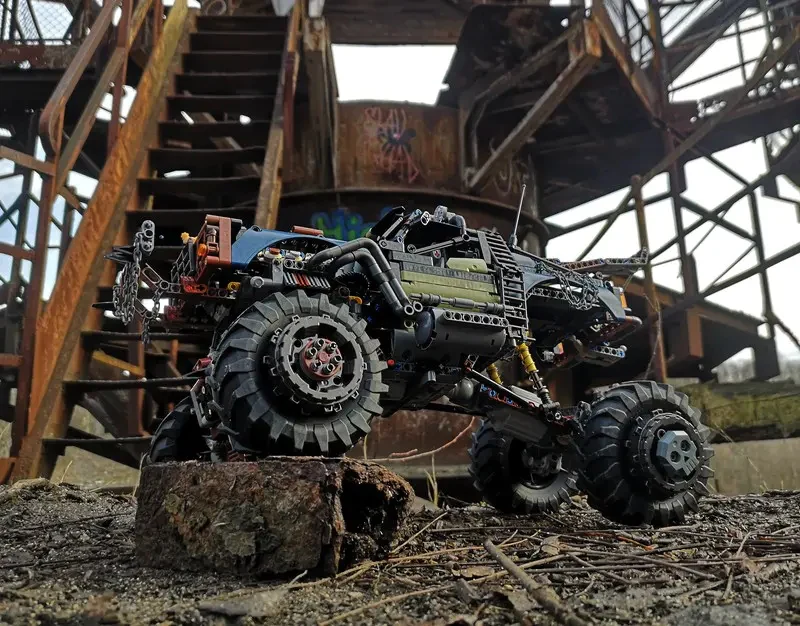 Mould King 18006 Rebel Tow Truck - YWOBB