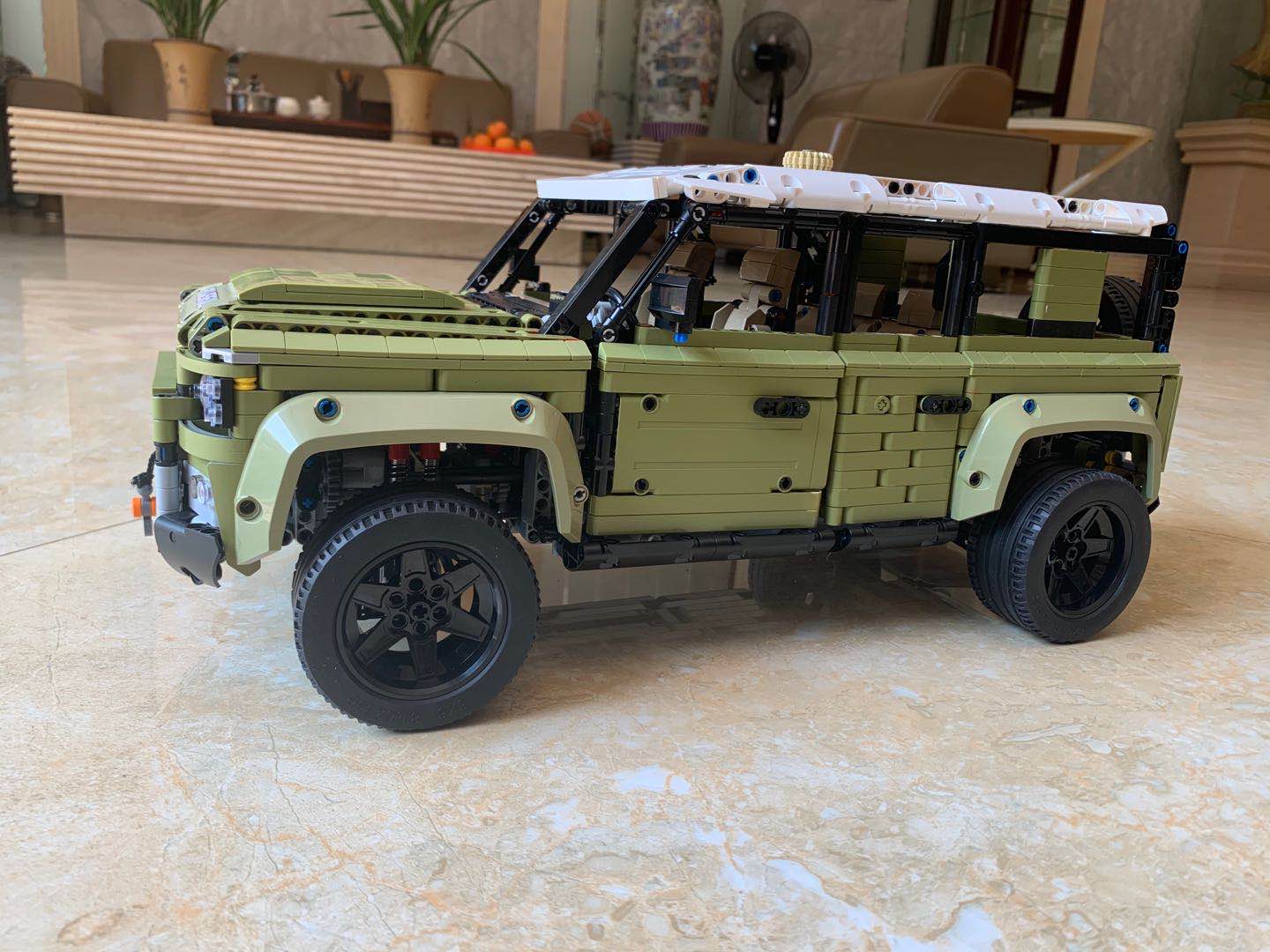 Mould King 13175 1:8 Lands Rovers Defender - YWOBB