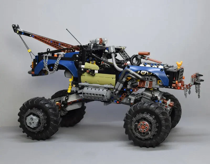 Mould King 18006 Rebel Tow Truck - YWOBB