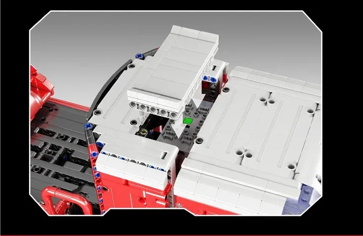 Mould King 17022 Fire Engine - YWOBB