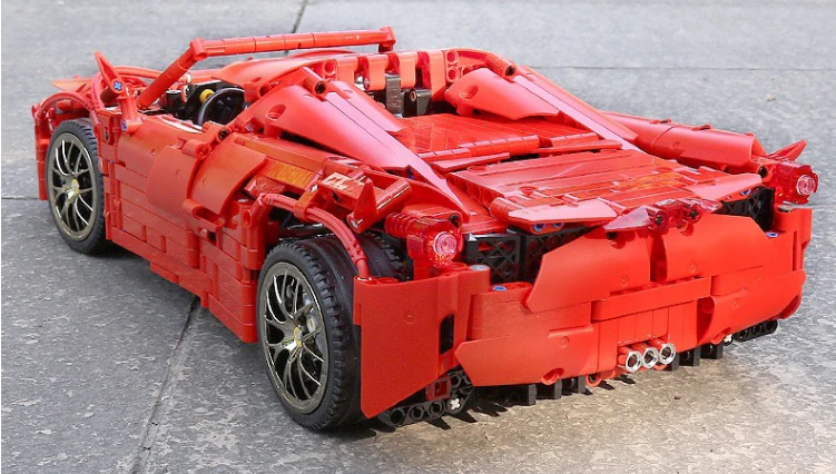 Mould King 13048 RC Red Ferrari 488 - YWOBB