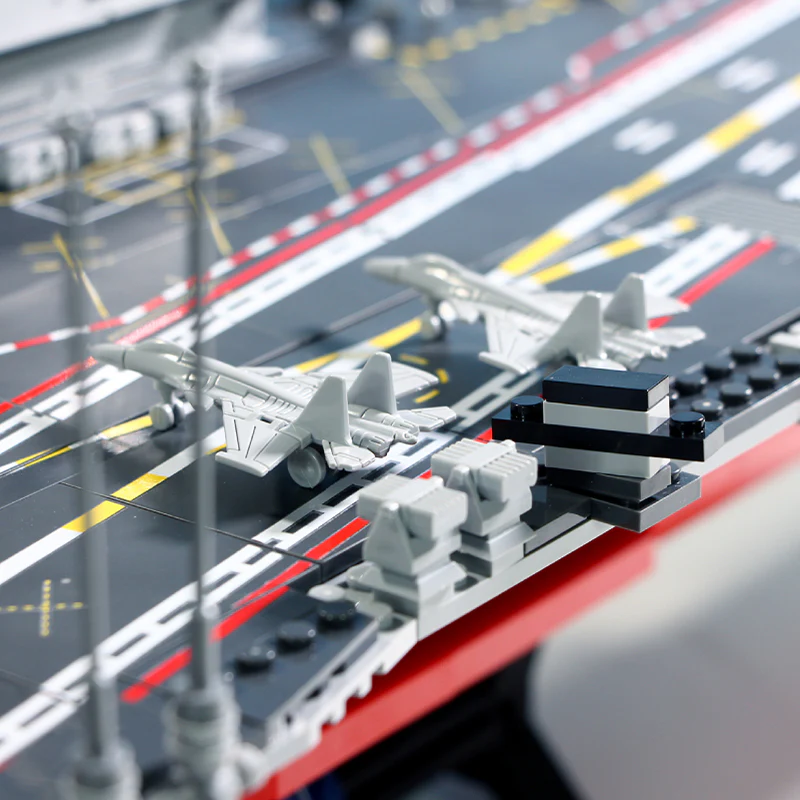 SEMBO 202001 PLA NAVY ShangDong Aircraft Carrier with LEDs - YWOBB