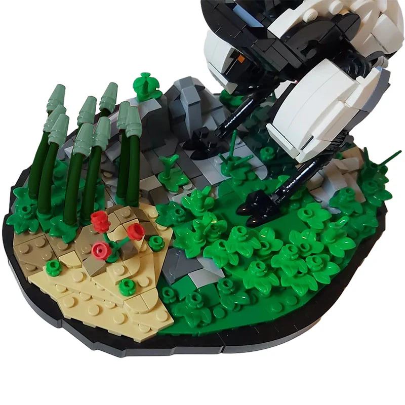 MOC 109586 Watcher With Stand - YWOBB