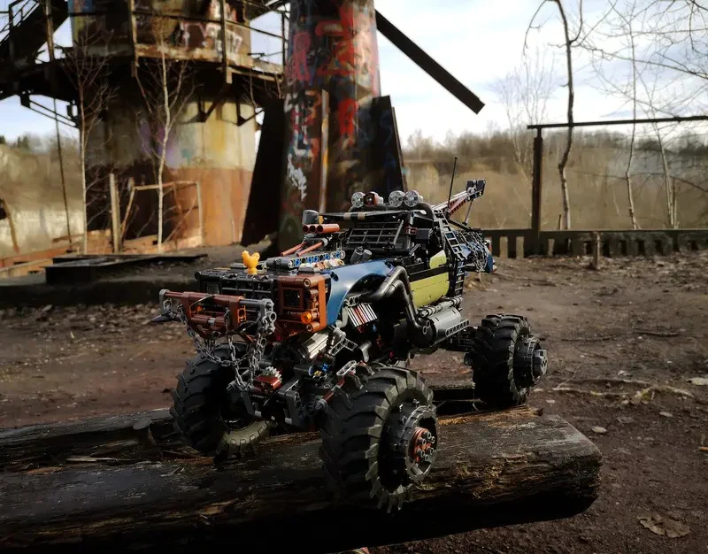 Mould King 18006 Rebel Tow Truck - YWOBB