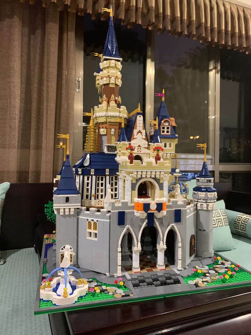 Mould King 13132 Disney Castle - YWOBB
