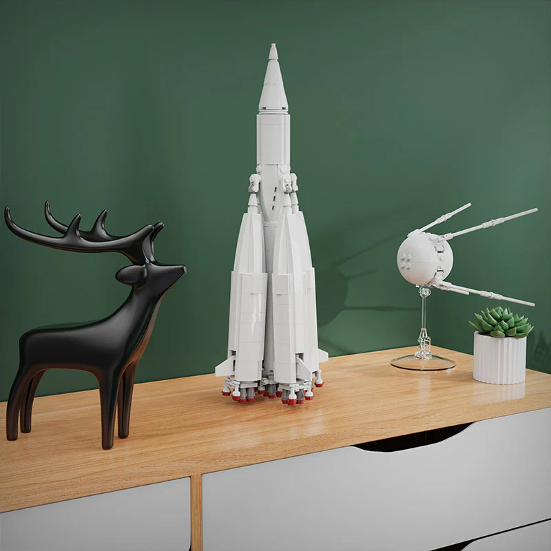MOC C9208 R-7 Rocket And Satellite 1 In Space 1957 - YWOBB