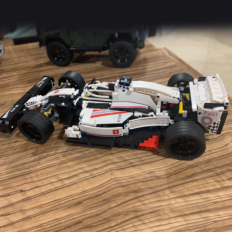 Mould King 13117 F1 Race Car - YWOBB