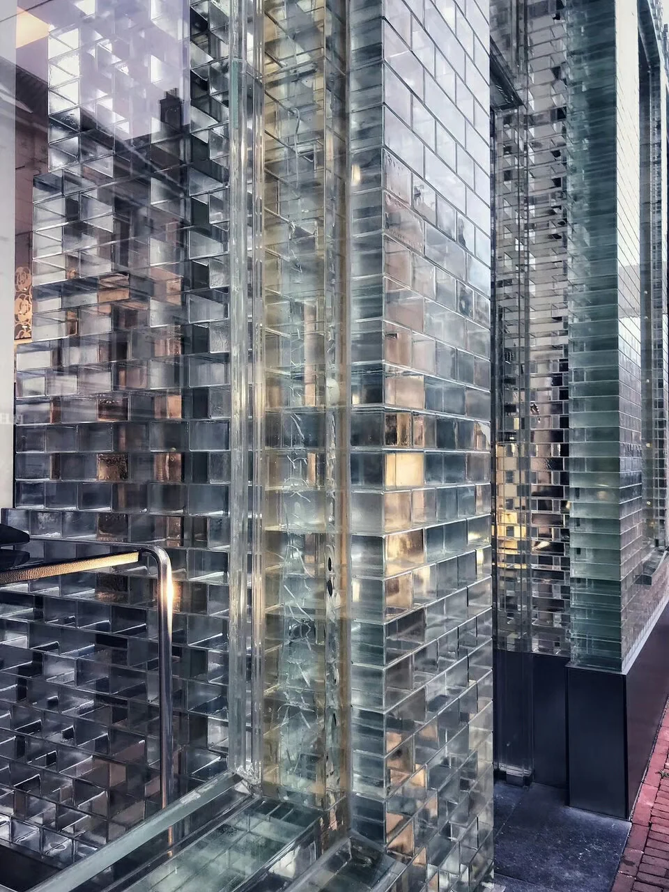 Mould King 16021 Chanel Crystal House with LED lights - YWOBB
