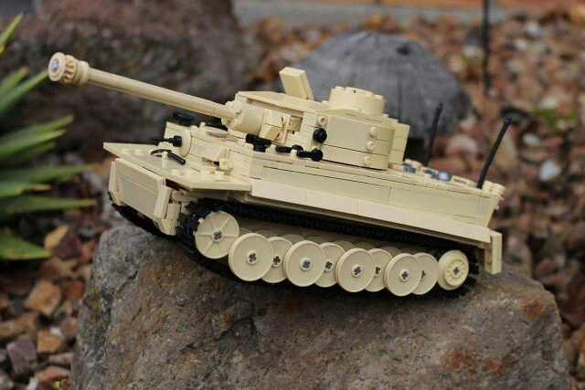 KAZI KY 82011 The Germany King Tiger Tank - YWOBB