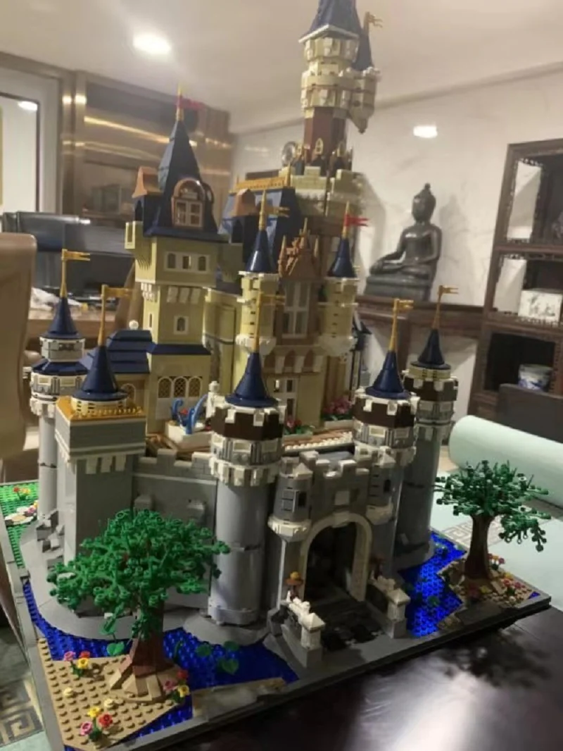 Mould King 13132 Disney Castle - YWOBB
