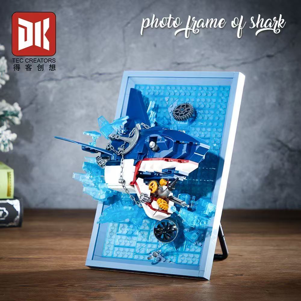 DK 3038 Photo Frame of Shark - YWOBB