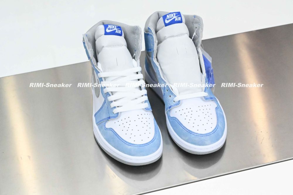AIR JORDAN 1 RETRO HIGH OG 'HYPER ROYAL'