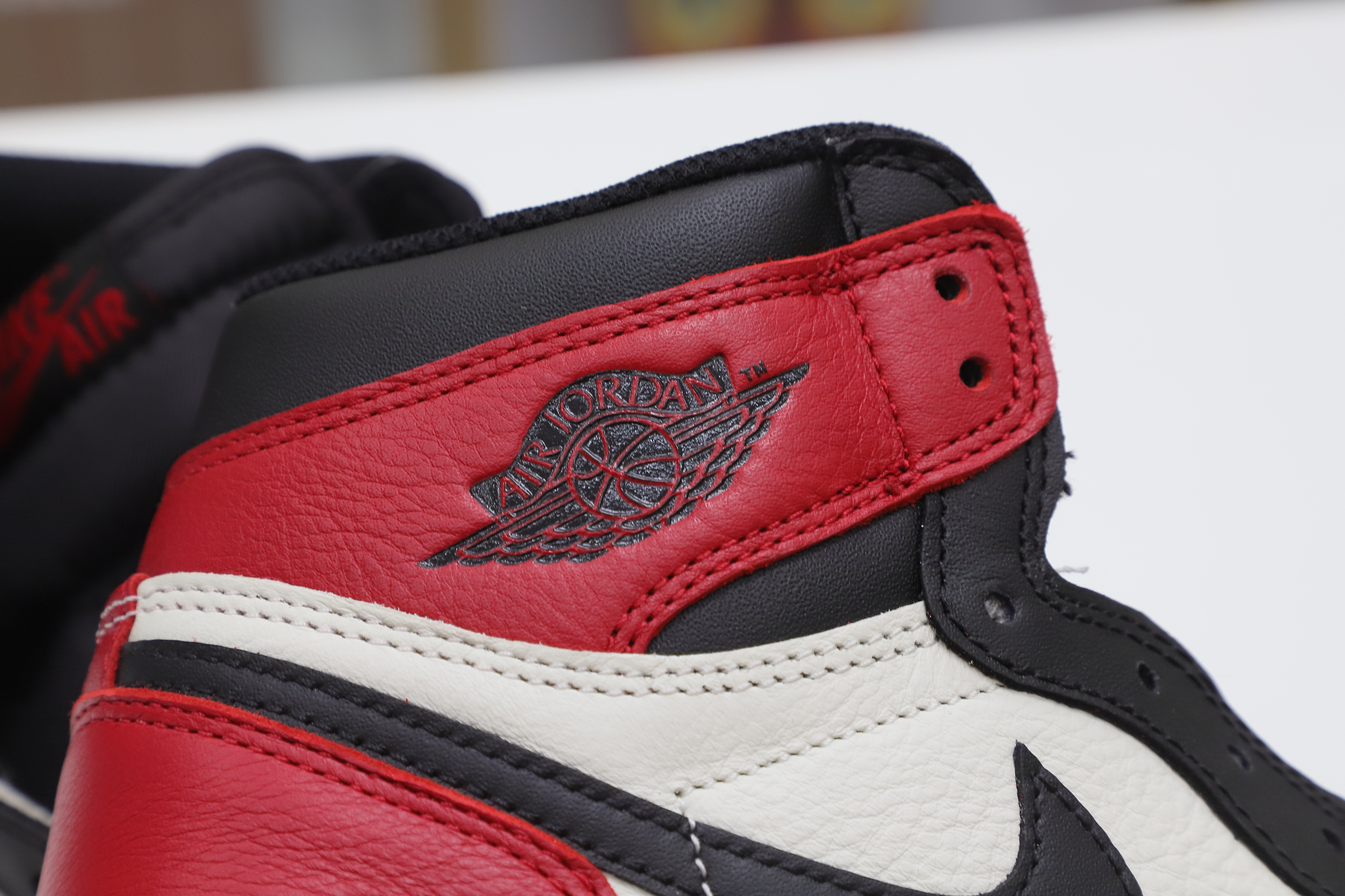 AIR JORDAN 1 RETRO HIGH OG 'BRED TOE'