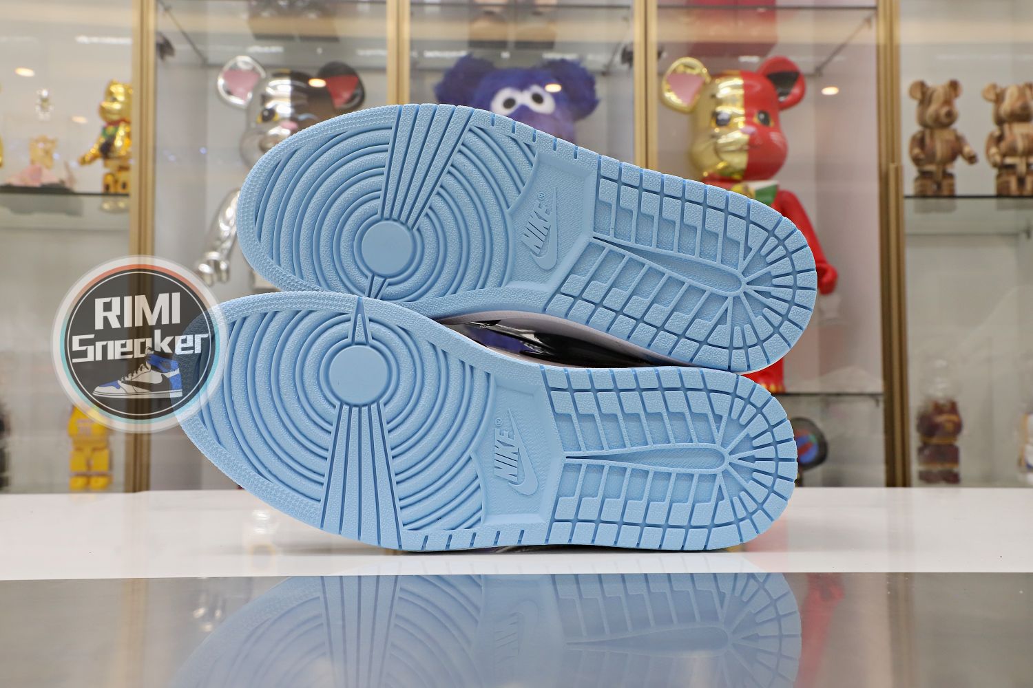 WMNS AIR JORDAN 1 RETRO HIGH OG 'BLUE CHILL'