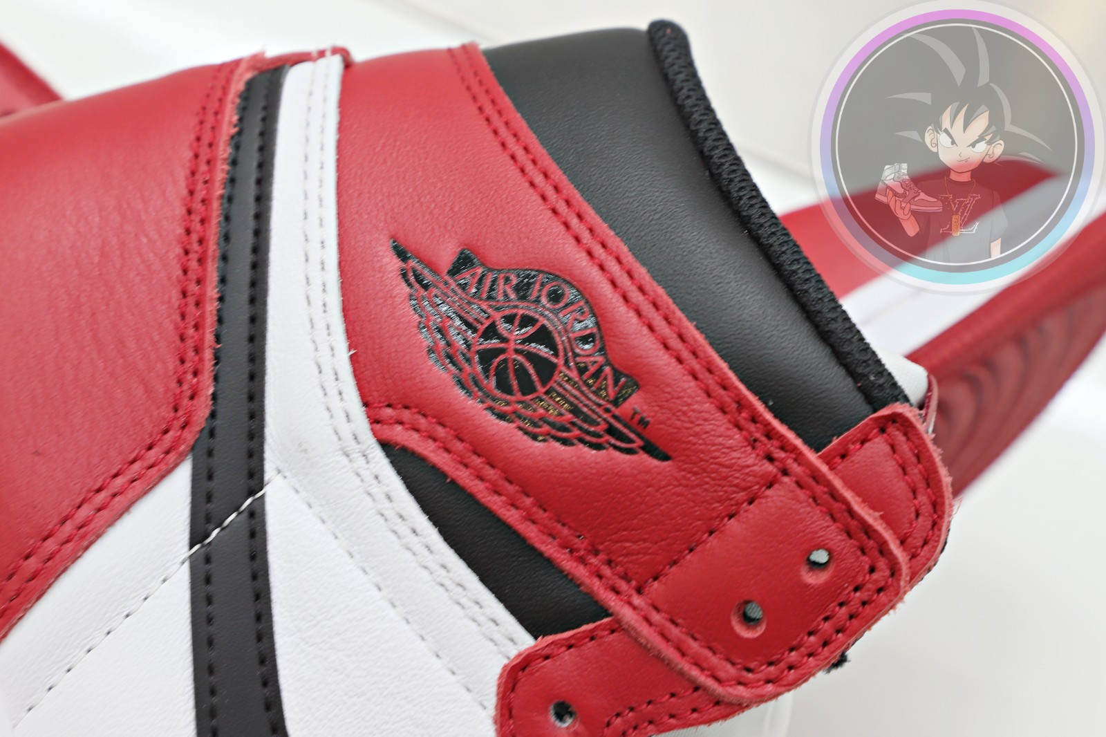 AIR JORDAN 1 RETRO HIGH OG 'CHICAGO' 2015