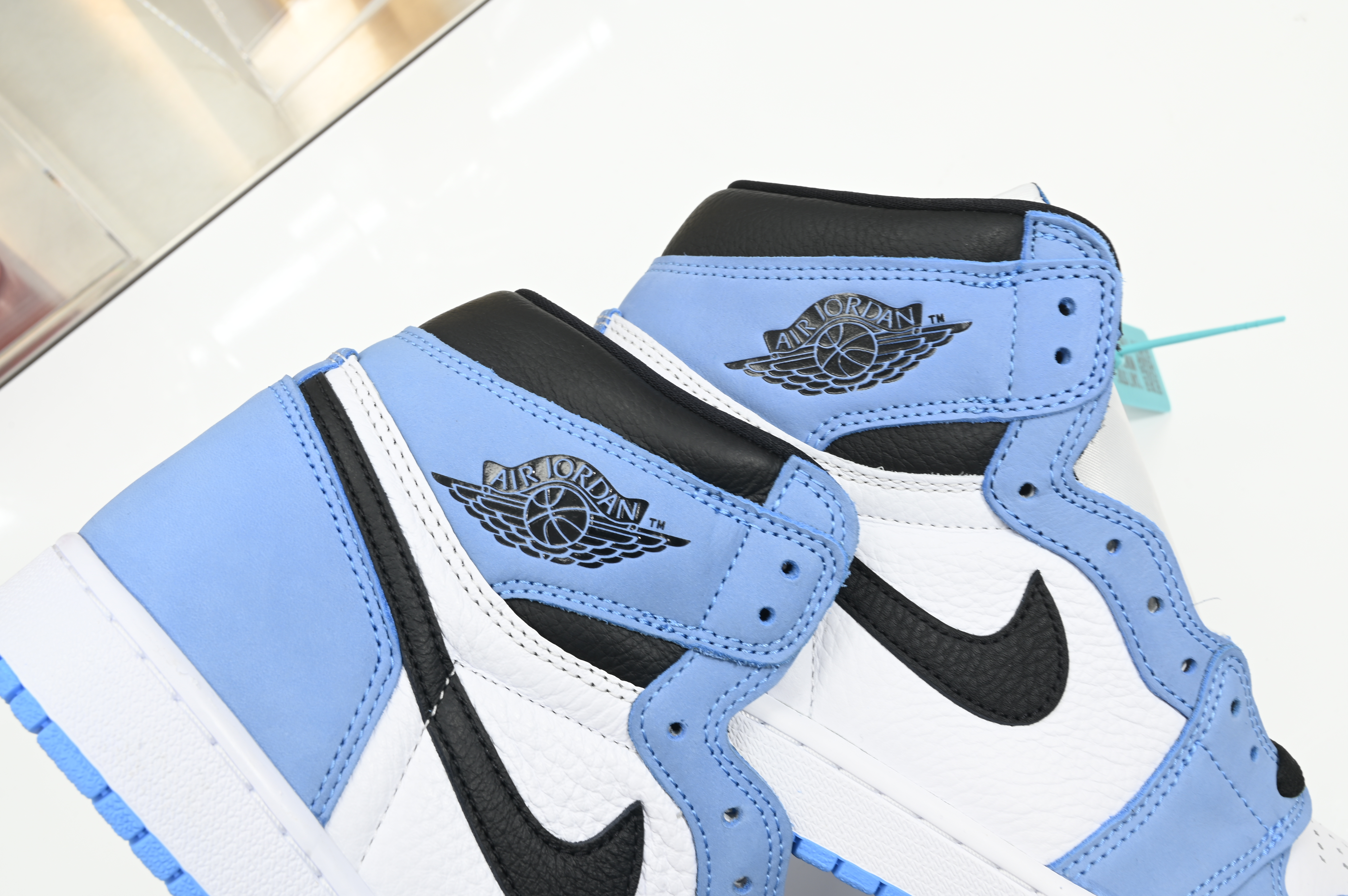 AIR JORDAN 1 RETRO HIGH OG 'UNIVERSITY