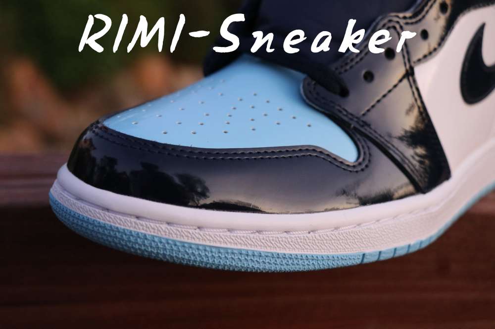 WMNS AIR JORDAN 1 RETRO HIGH OG 'BLUE CHILL'