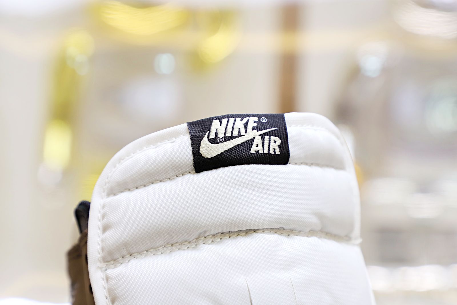 AIR JORDAN 1 RETRO HIGH OG 'DARK MOCHA'