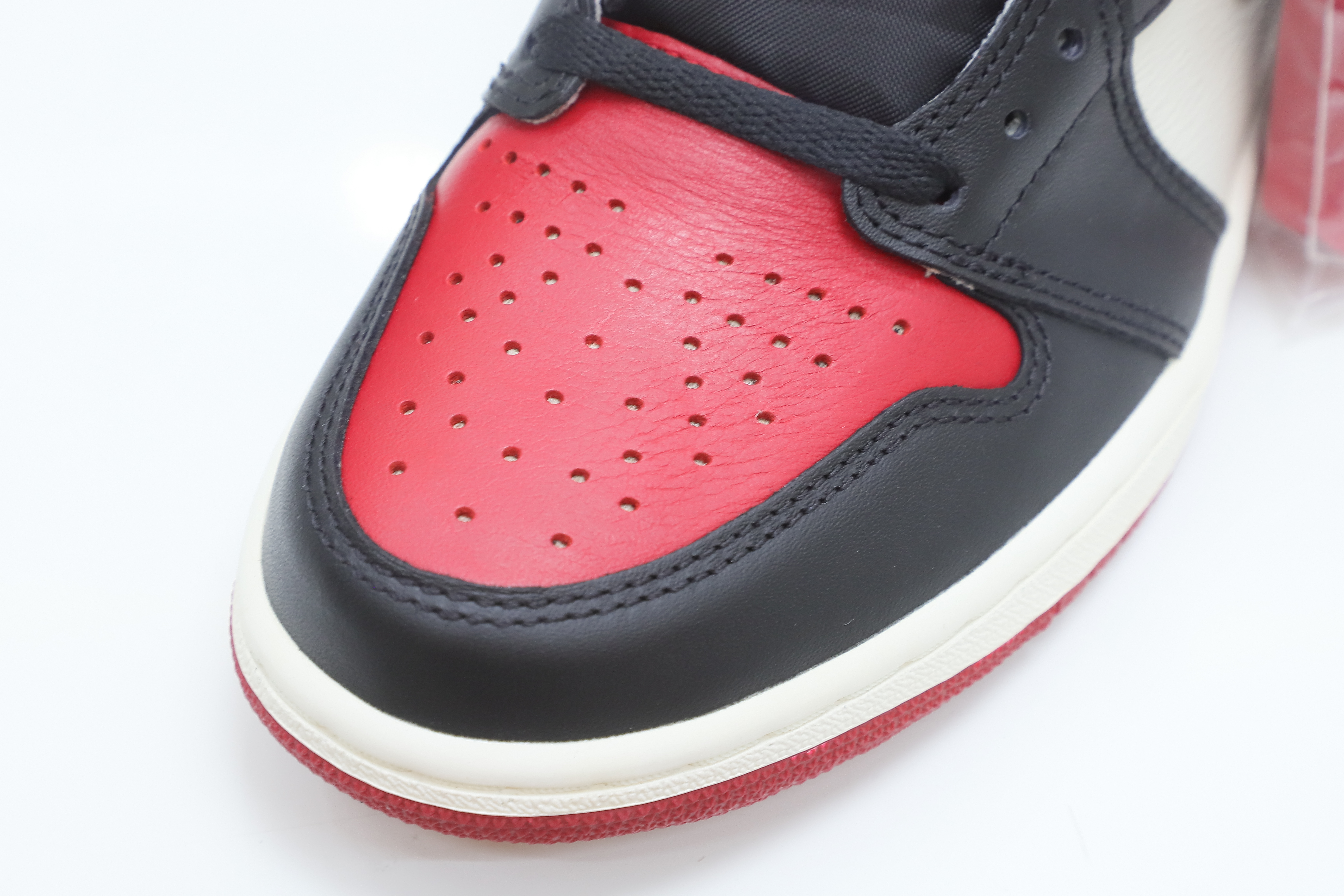 AIR JORDAN 1 RETRO HIGH OG 'BRED TOE'