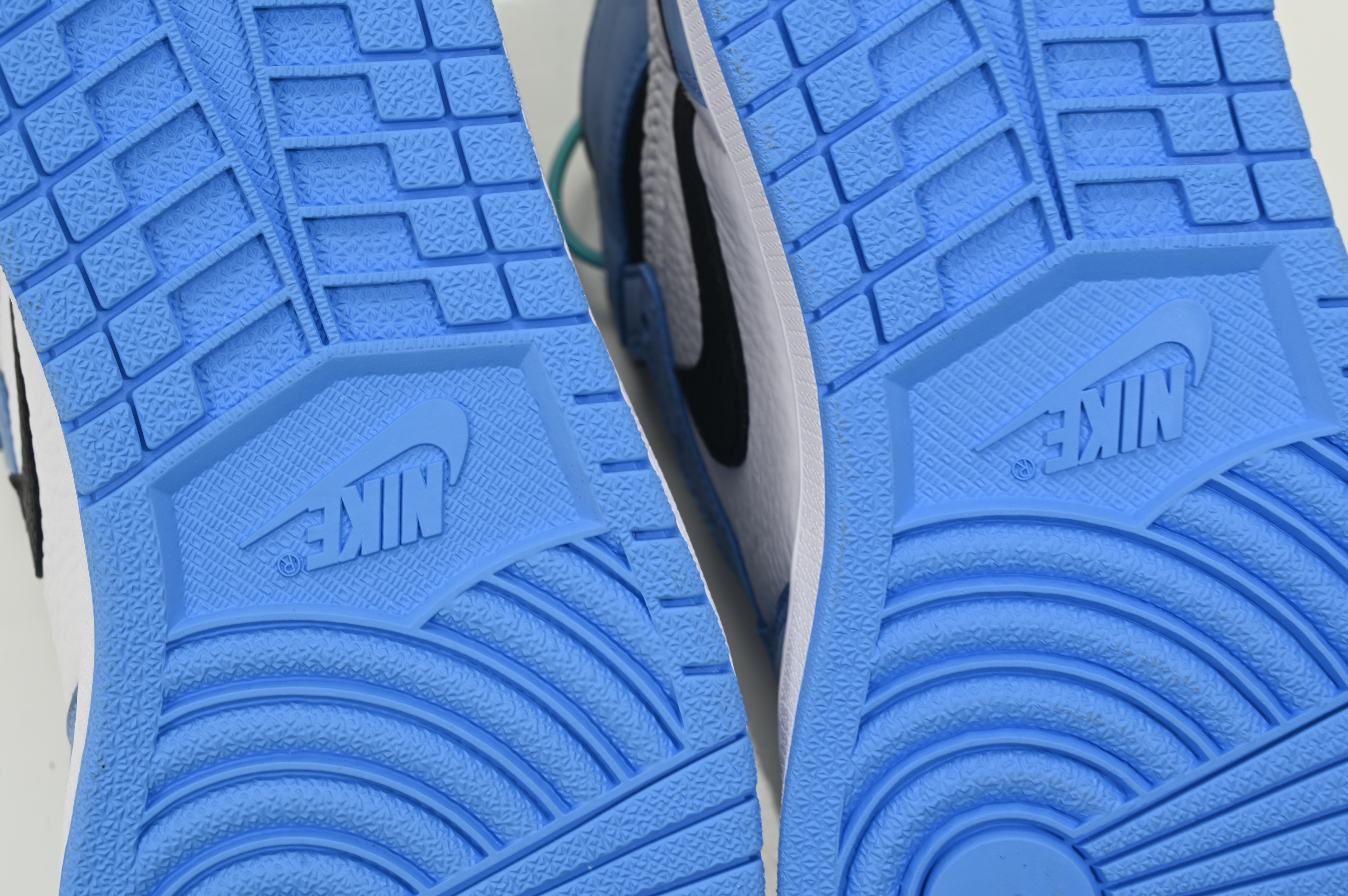 AIR JORDAN 1 RETRO HIGH OG 'UNIVERSITY