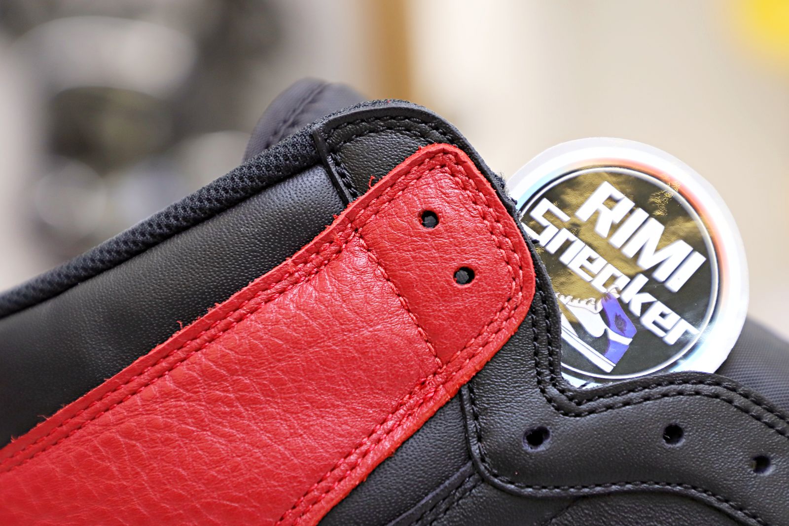 AIR JORDAN 1 RETRO HIGH OG 'BRED'