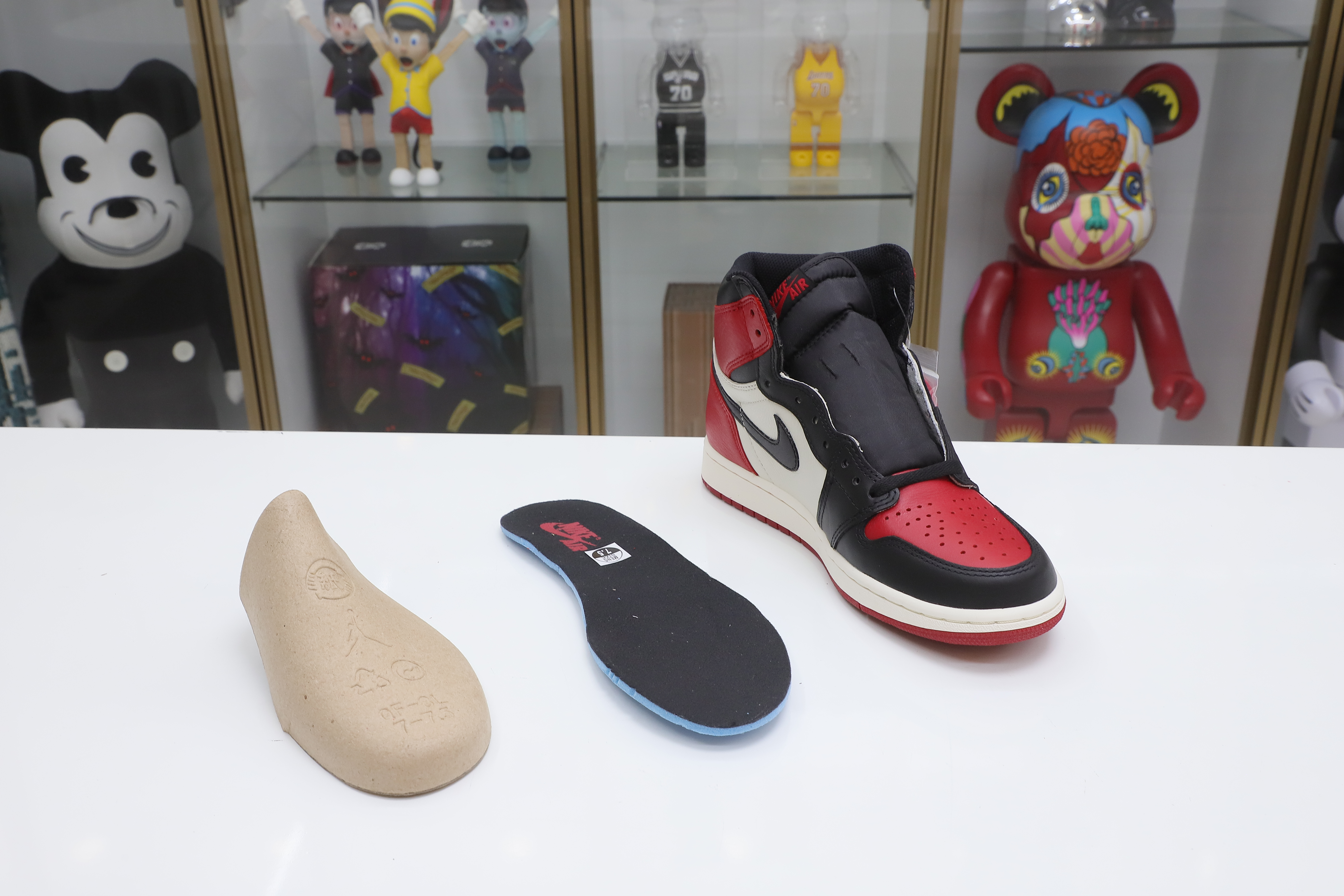 AIR JORDAN 1 RETRO HIGH OG 'BRED TOE'