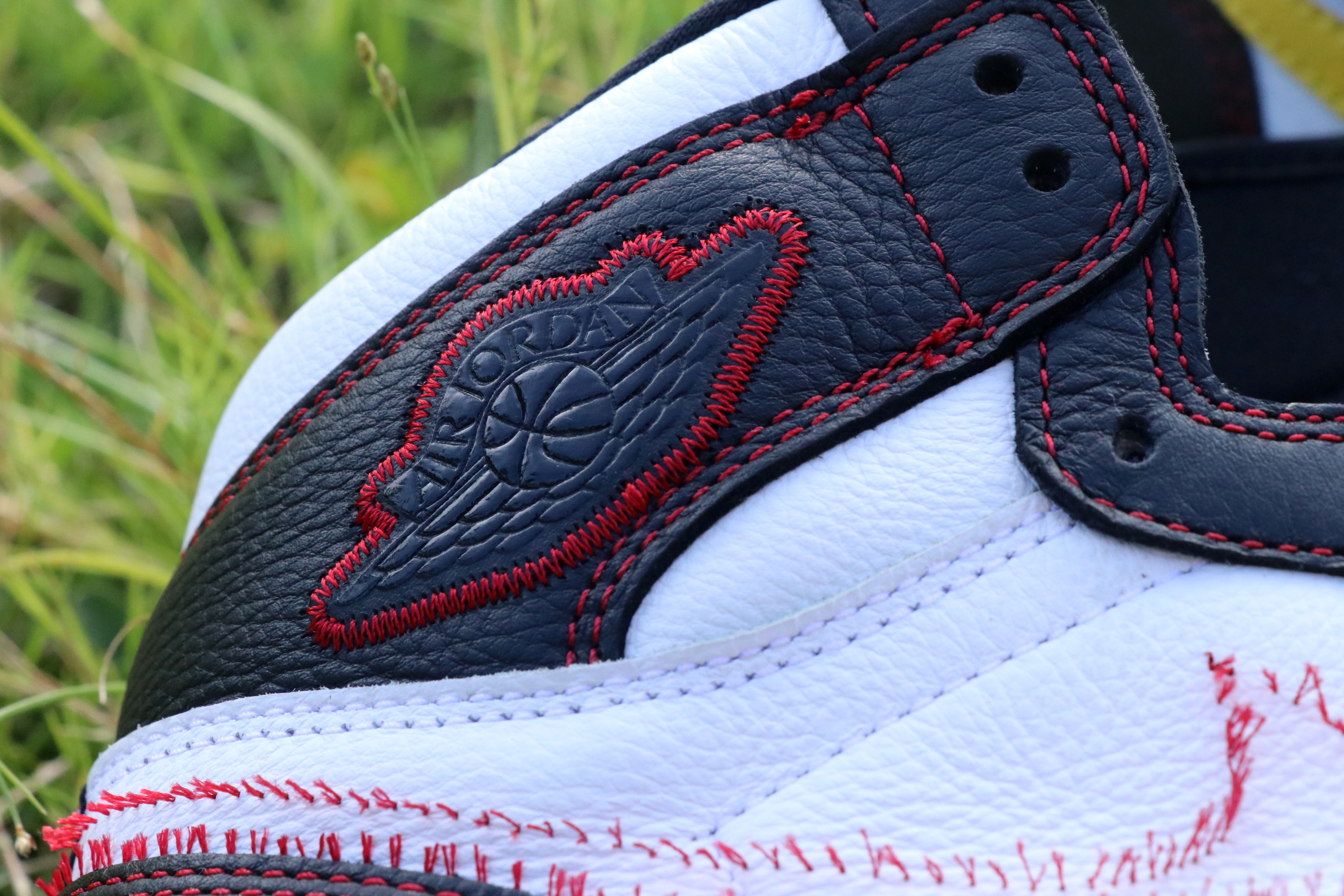 AIR JORDAN 1 RETRO HIGH OG 'DEFIANT'