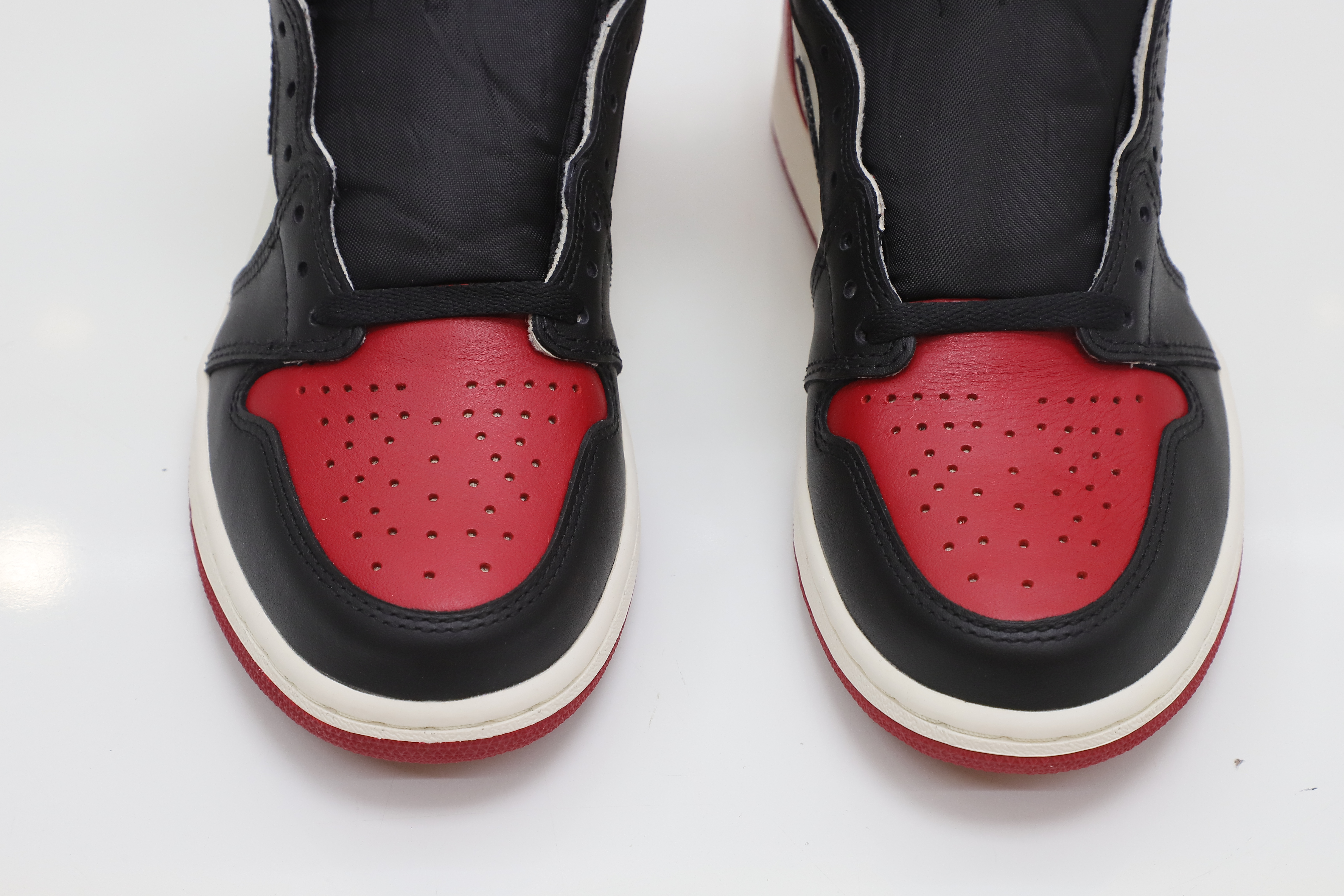 AIR JORDAN 1 RETRO HIGH OG 'BRED TOE'