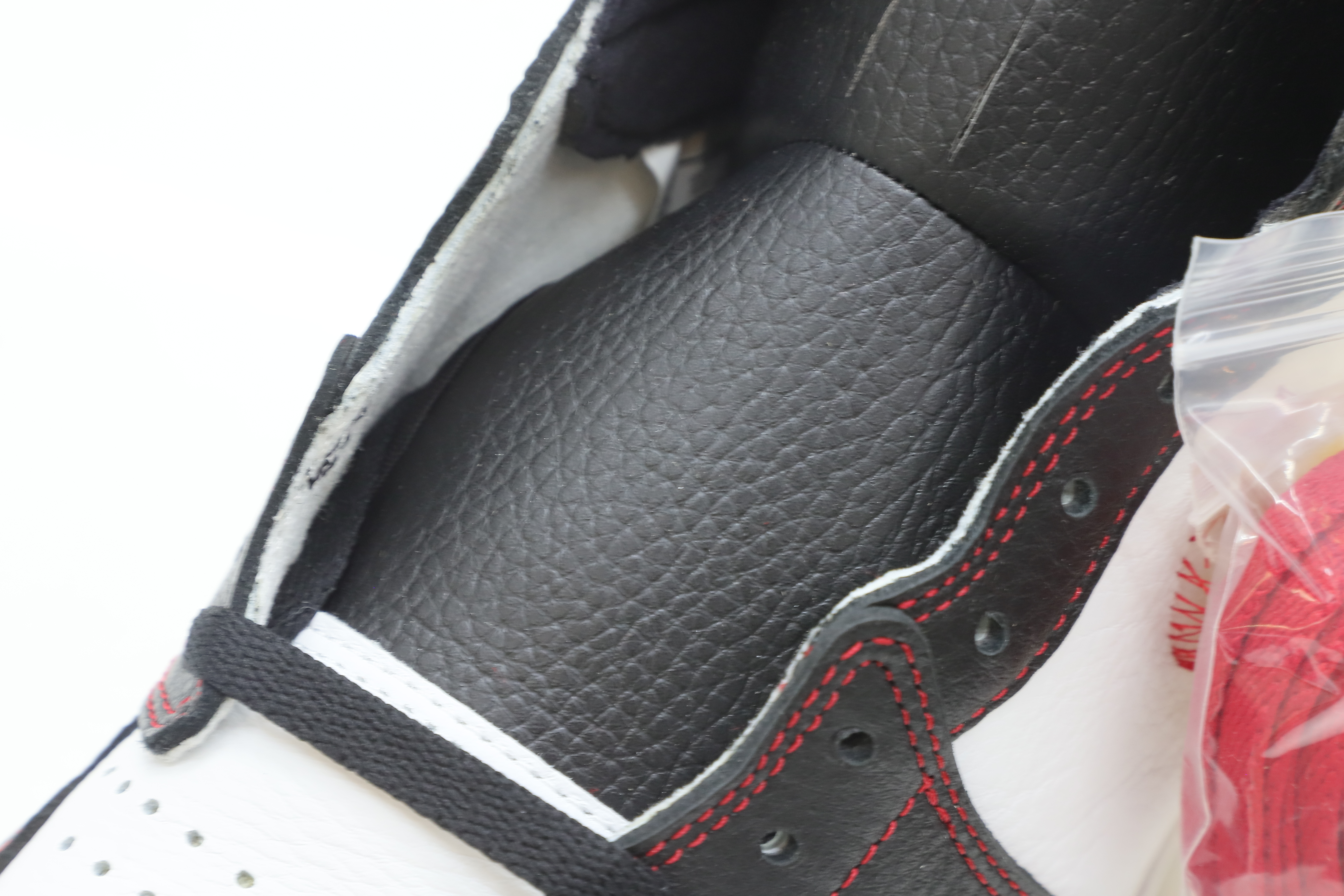 AIR JORDAN 1 RETRO HIGH OG 'DEFIANT'