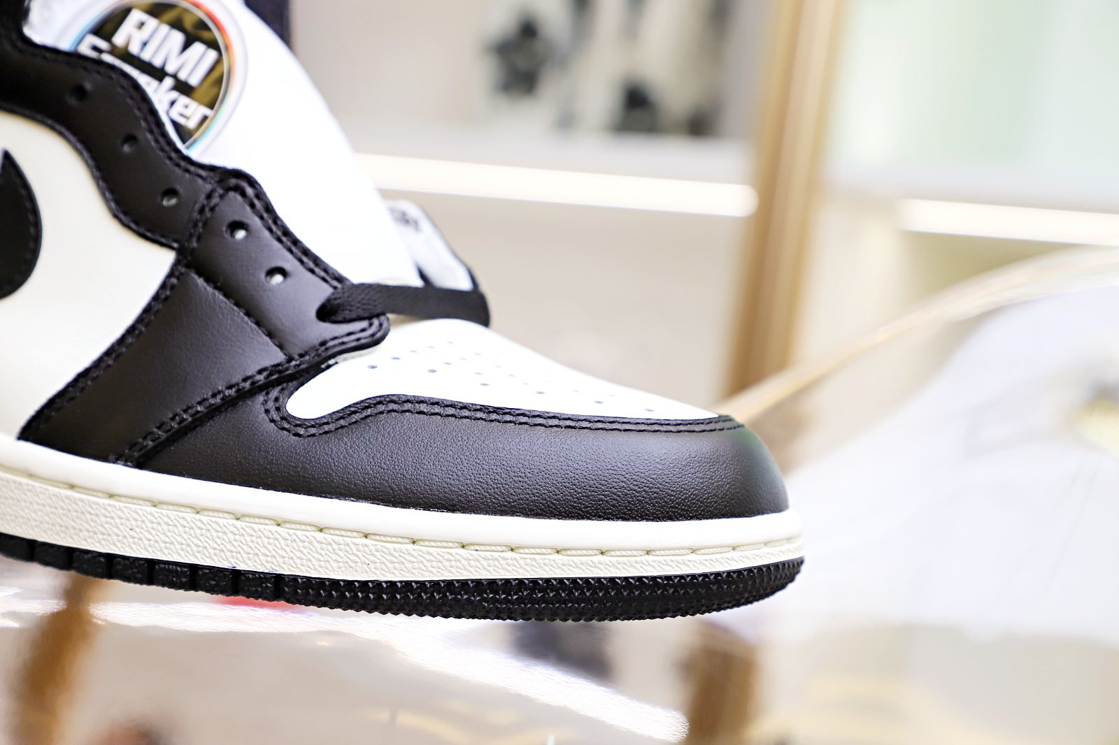 AIR JORDAN 1 RETRO HIGH OG 'DARK MOCHA'