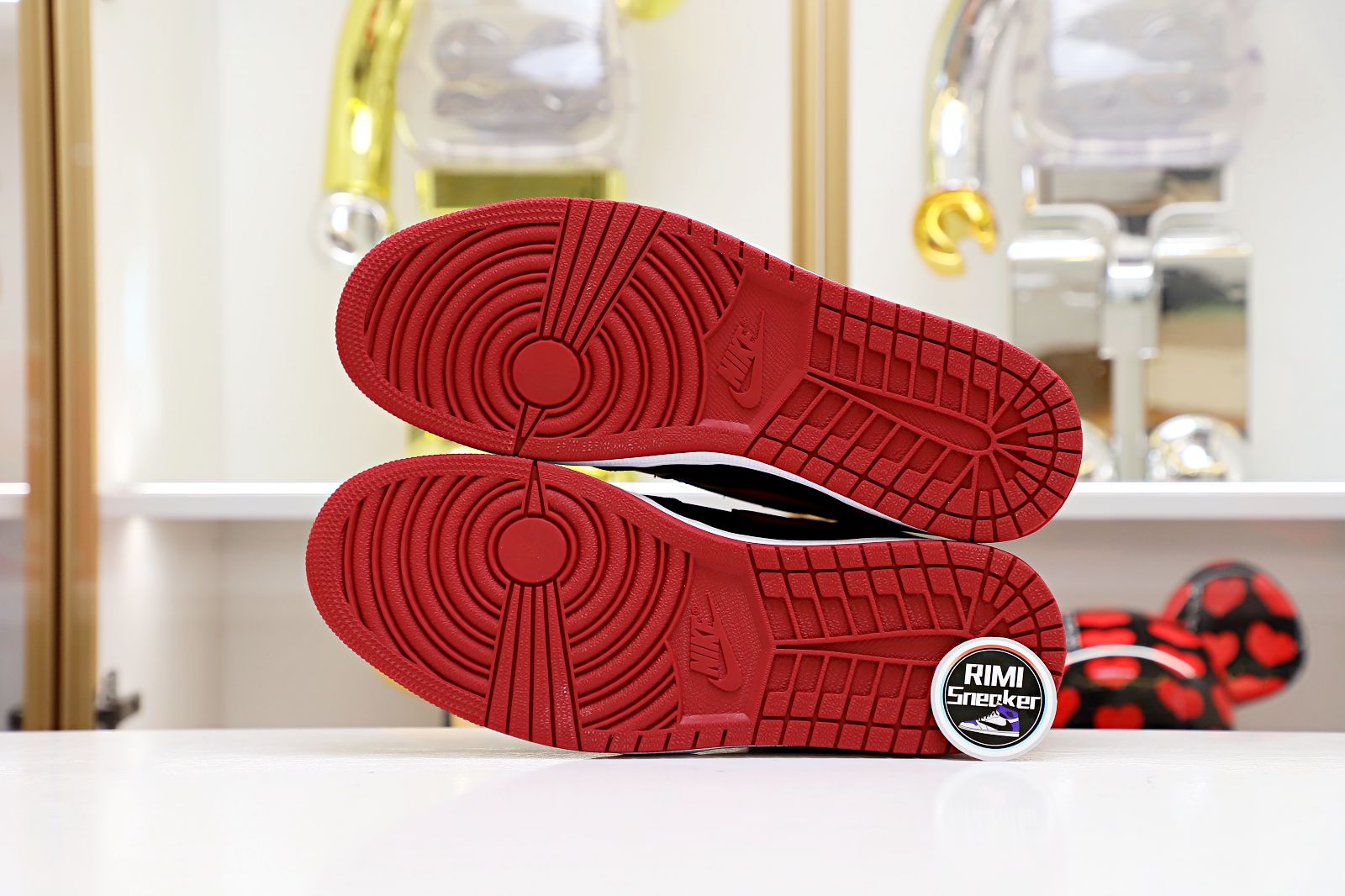 AIR JORDAN 1 RETRO HIGH OG 'BRED'