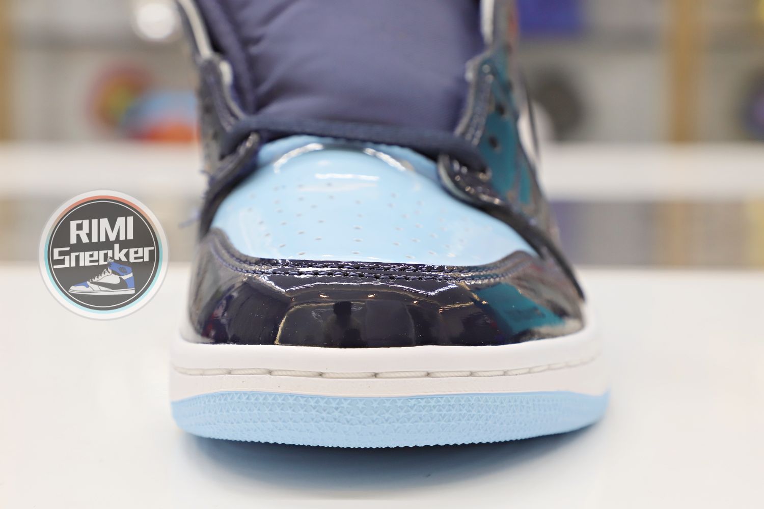 WMNS AIR JORDAN 1 RETRO HIGH OG 'BLUE CHILL'