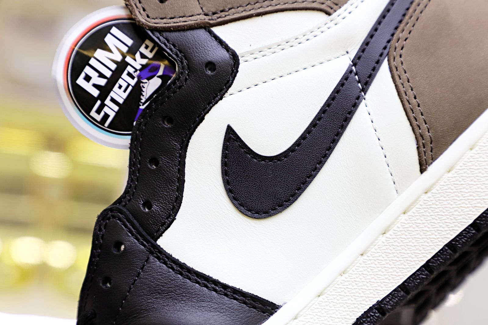 AIR JORDAN 1 RETRO HIGH OG 'DARK MOCHA'