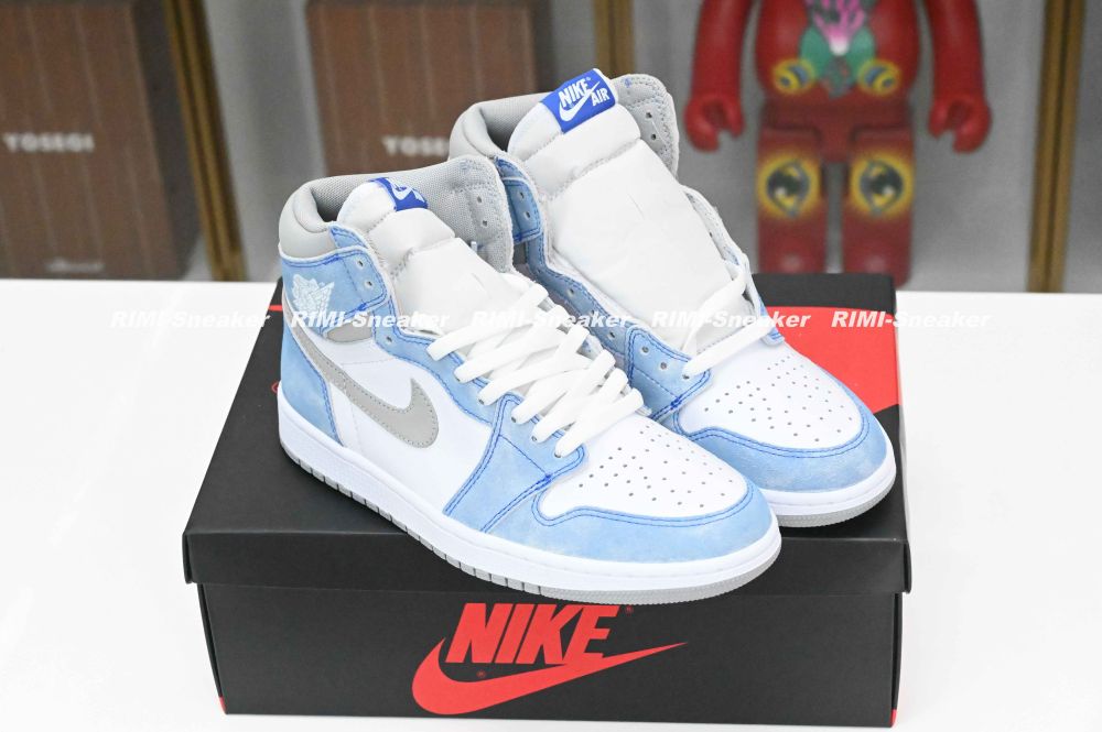 AIR JORDAN 1 RETRO HIGH OG 'HYPER ROYAL'