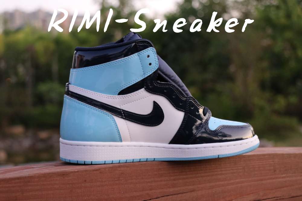 WMNS AIR JORDAN 1 RETRO HIGH OG 'BLUE CHILL'